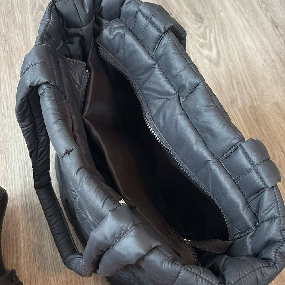 lululemon athletica Quilted Grid Black Tote 12L - Picture 2 of 4